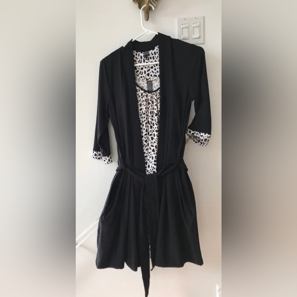 George 2pcs.set; black robe and sleeping gown • size:XS~ L:34” - Picture 1 of 9